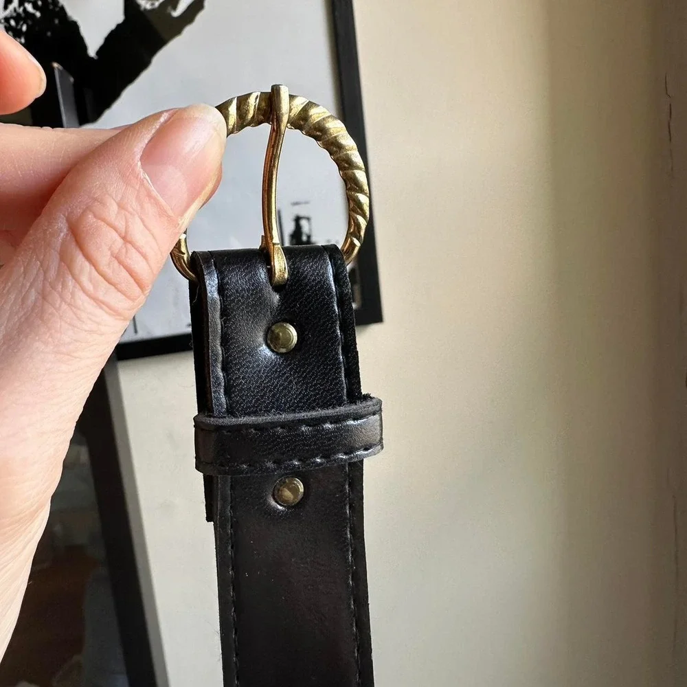 Black vintage belt with scalloped gold buckle